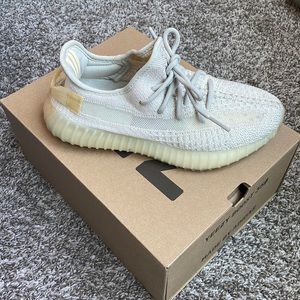 YEEZY BOOST 350 V2 Size Men’s 6 (Women’s 7)